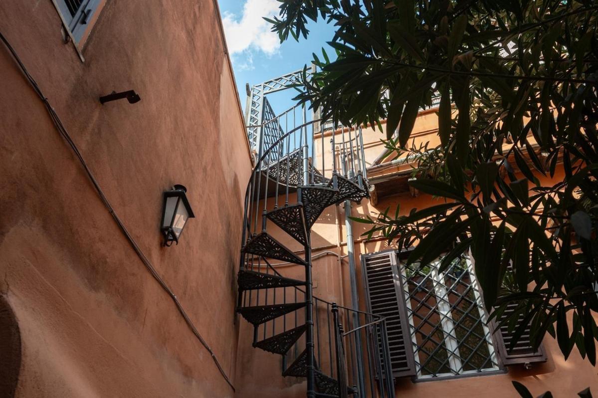 Apartment Trastevere Rooftop Terrace Courtyard Loft Rom