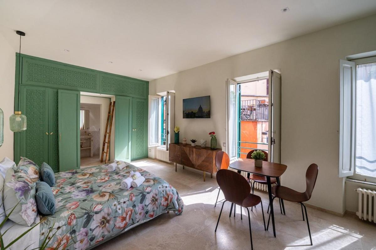 Apartment Trastevere Rooftop Terrace Courtyard Loft *