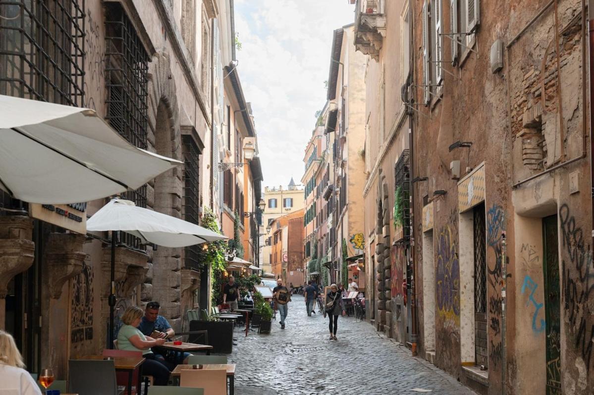 Trastevere Rooftop Terrace Courtyard Loft * Rom