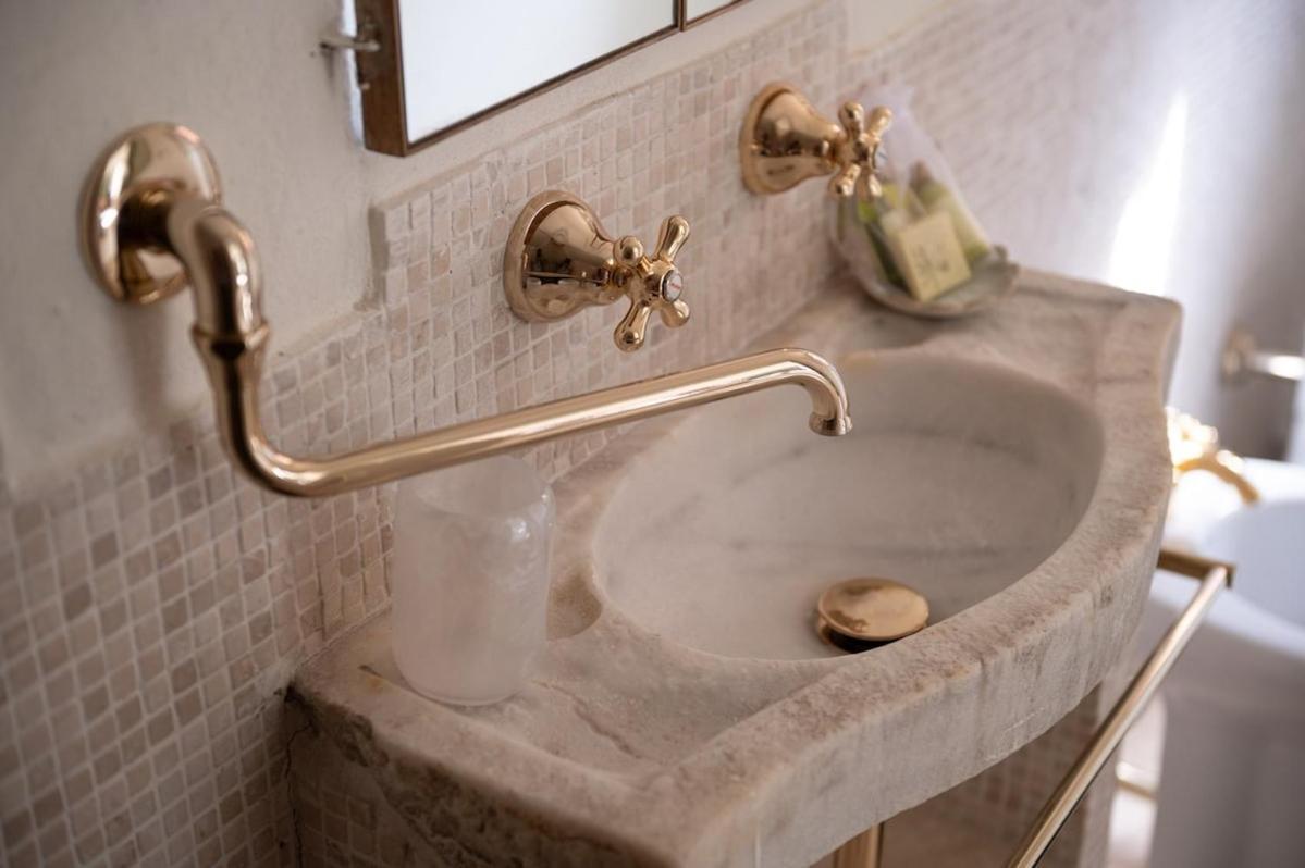 Apartment Trastevere Rooftop Terrace Courtyard Loft *